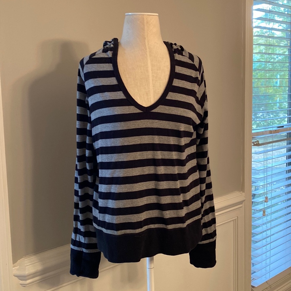 Aeropostale Long Sleeve Hooded Ladies Top! Black/Gray Size Large